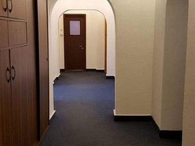 Apartament de vânzare 4 camere, în Bucureşti, zona Decebal