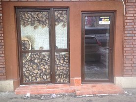 Închiriere spaţiu comercial
