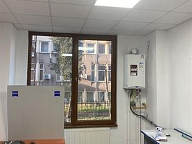 Vânzare spaţiu comercial