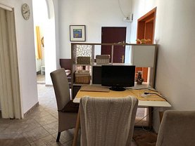 Apartament de închiriat 3 camere, în Timişoara, zona P-ţa Unirii