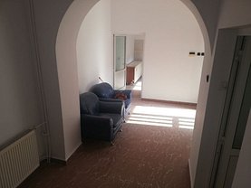 Casa de închiriat 4 camere, în Timisoara, zona P-ta Maria
