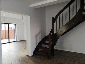 Casa de vânzare 4 camere, în Dumbravita