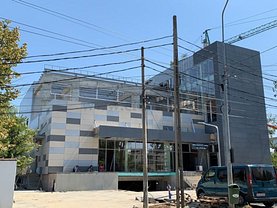 Închiriere spaţiu comercial