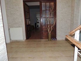 Închiriere spaţiu comercial