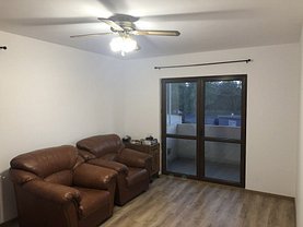 Apartament de vânzare 3 camere, în Bucuresti, zona Berceni