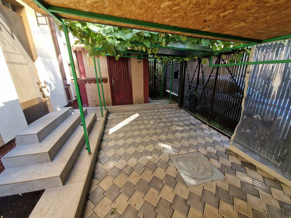Vand Casa la curte zona Regie , Belvedere , Grozavesti , Orhideea