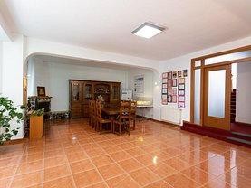 Casa de închiriat 7 camere, în Bucuresti, zona Pipera