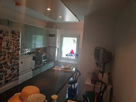 Apartament de vânzare 3 camere în Resita, Micro II