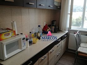 Apartament de vânzare 3 camere în Resita, Micro I