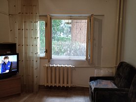 Apartament de vânzare 3 camere, în Constanta, zona Delfinariu