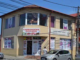 Vânzare spaţiu comercial