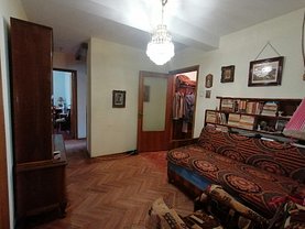 Apartament de vânzare 3 camere, în Bucureşti, zona P-ţa Victoriei