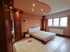 Apartament de vânzare 4 camere, în Bucureşti, zona Drumul Taberei