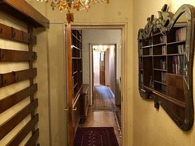 Apartament de vânzare 3 camere, în Bucureşti, zona Unirii