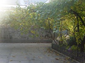 Casa de închiriat 9 camere, în Bucuresti, zona Dacia