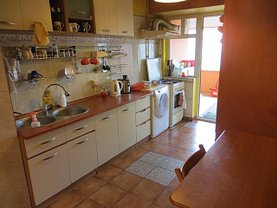 Apartament de vânzare 3 camere, în Bucuresti, zona 1 Mai
