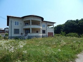 Casa de vânzare 8 camere, în Nisipoasa