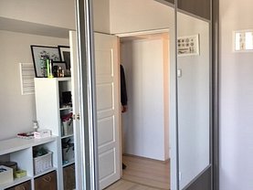 Apartament de vânzare 3 camere, în Bucuresti, zona P-ta Romana