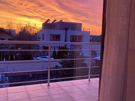 Apartament de vânzare 3 camere, în Bucureşti, zona Bucureştii Noi