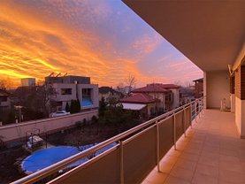 Apartament de vânzare 3 camere, în Bucureşti, zona Băneasa