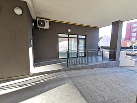 Vânzare spaţiu comercial