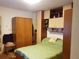 Casa de vânzare 3 camere, în Brasov, zona Florilor