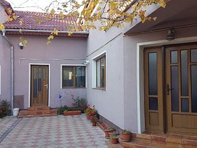 Casa de vânzare 9 camere, în Codlea, zona Central