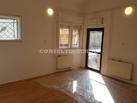 Închiriere spaţiu comercial