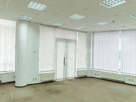 Închiriere spaţiu comercial