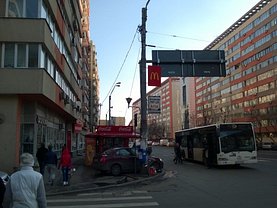 Închiriere spaţiu comercial
