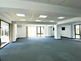 Vânzare spaţiu comercial