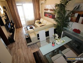 Apartament de vânzare sau de închiriat 3 camere, în Mamaia, zona Central