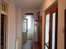 Casa de vânzare 3 camere, în Constanţa, zona Delfinariu
