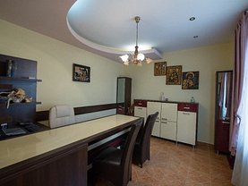 Casa de vânzare 3 camere, în Constanţa, zona Tomis Mall