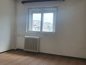 Apartament de vânzare 3 camere, în Bucureşti, zona Berceni