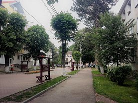 Apartament de vânzare 2 camere, în Saveni, zona Central