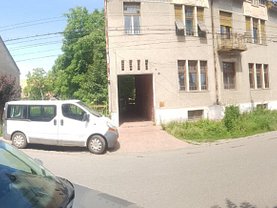Apartament de vânzare 4 camere în Carei, Central