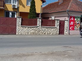 Casa 4 camere în Beius, Central
