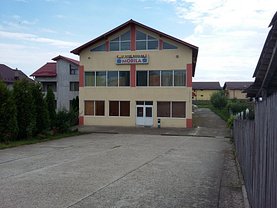 Spaţiu comercial