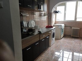 Apartament de închiriat 3 camere, în Bucureşti, zona Gorjului