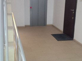 Apartament de vânzare 3 camere, în Bucuresti, zona Dacia