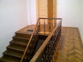 Casa de vânzare 14 camere, în Bucuresti, zona Dacia