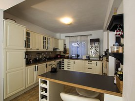 Casa de închiriat 5 camere, în Bucureşti, zona Pipera