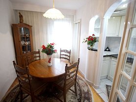 Apartament de închiriat 3 camere, în Târgu Mureş, zona Tudor