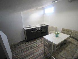 Apartament de închiriat 3 camere, în Târgu Mureş, zona Unirii