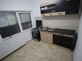 Casa de închiriat 3 camere, în Corunca, zona Central