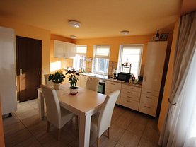 Casa de vânzare 5 camere, în Targu Mures, zona Unirii