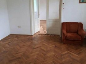 Casa de vânzare 4 camere, în Târgu Mureş, zona Dâmbu Pietros