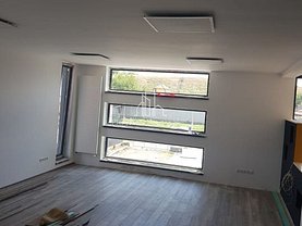 Închiriere spaţiu comercial