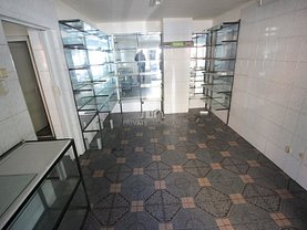 Vânzare spaţiu comercial
